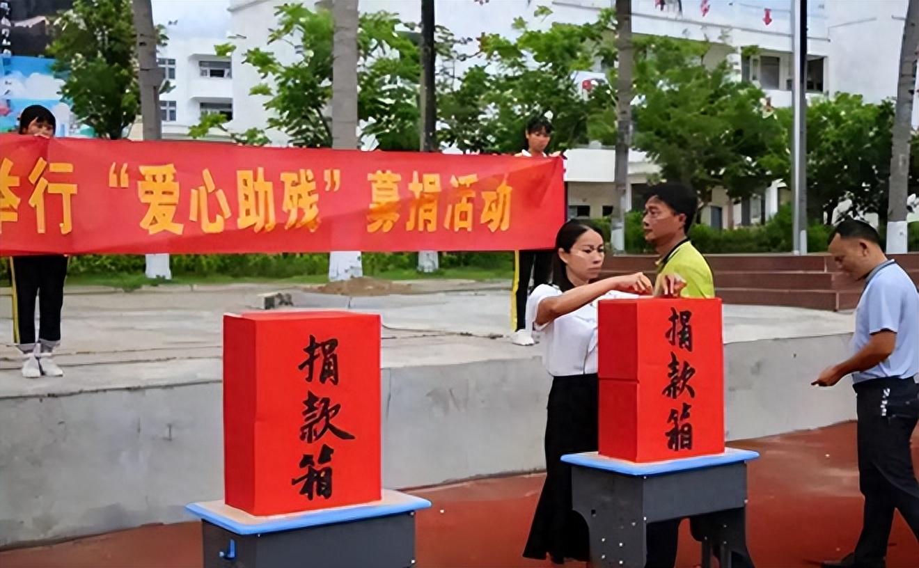 回顾:男子捐款90万给大学生治病,到手却仅剩3万,最终女孩遗憾离世