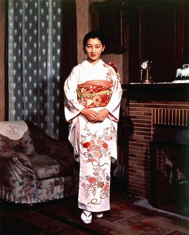 雅子皇后母亲3个女儿都漂亮可惜美貌基因干不过皇室小眼基因