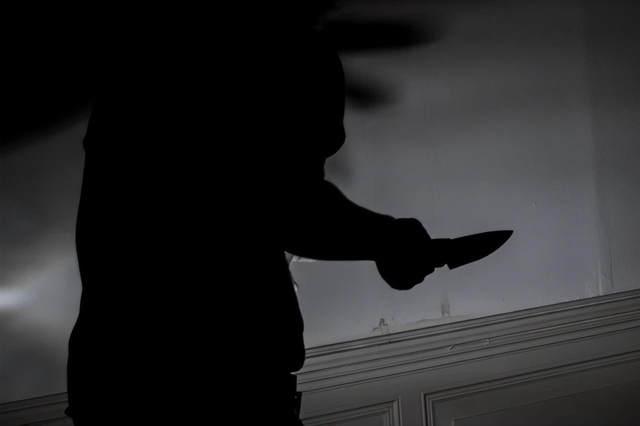 回顾挡刀女孩崔译文为救同学身中8刀如今多出一个新身份