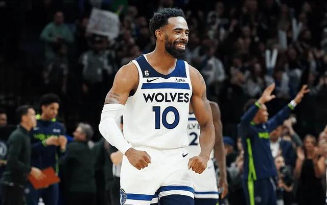 一夜消息:第二位主帅下课,康利廉价续约,76人签21 10锋线