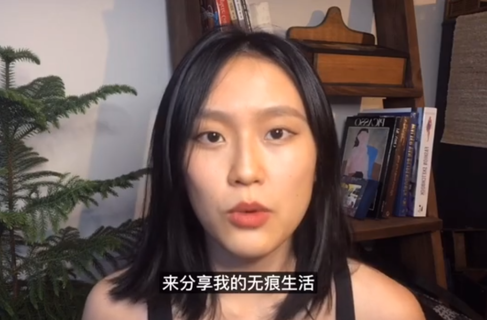 回顾女孩苏一格5年不用卫生巾上厕所不用纸养了300只蚯蚓