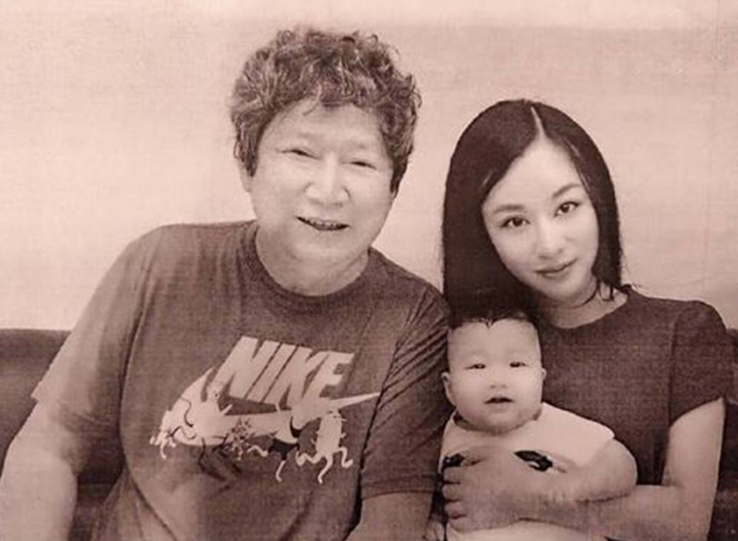 回顾保安吃三年牢饭娶79岁美国富婆继承百亿转头娶21岁女学生