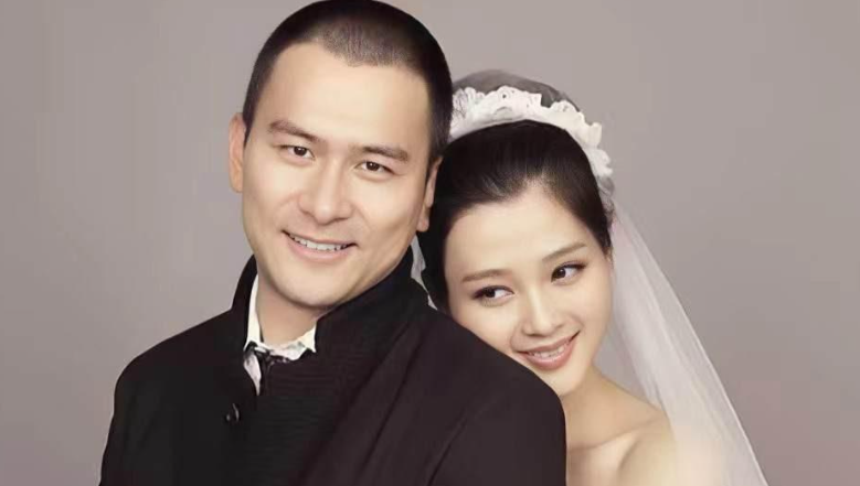 回顾白庆琳被公司雪藏嫁硬汉徐僧生女离婚后活成自己的老公