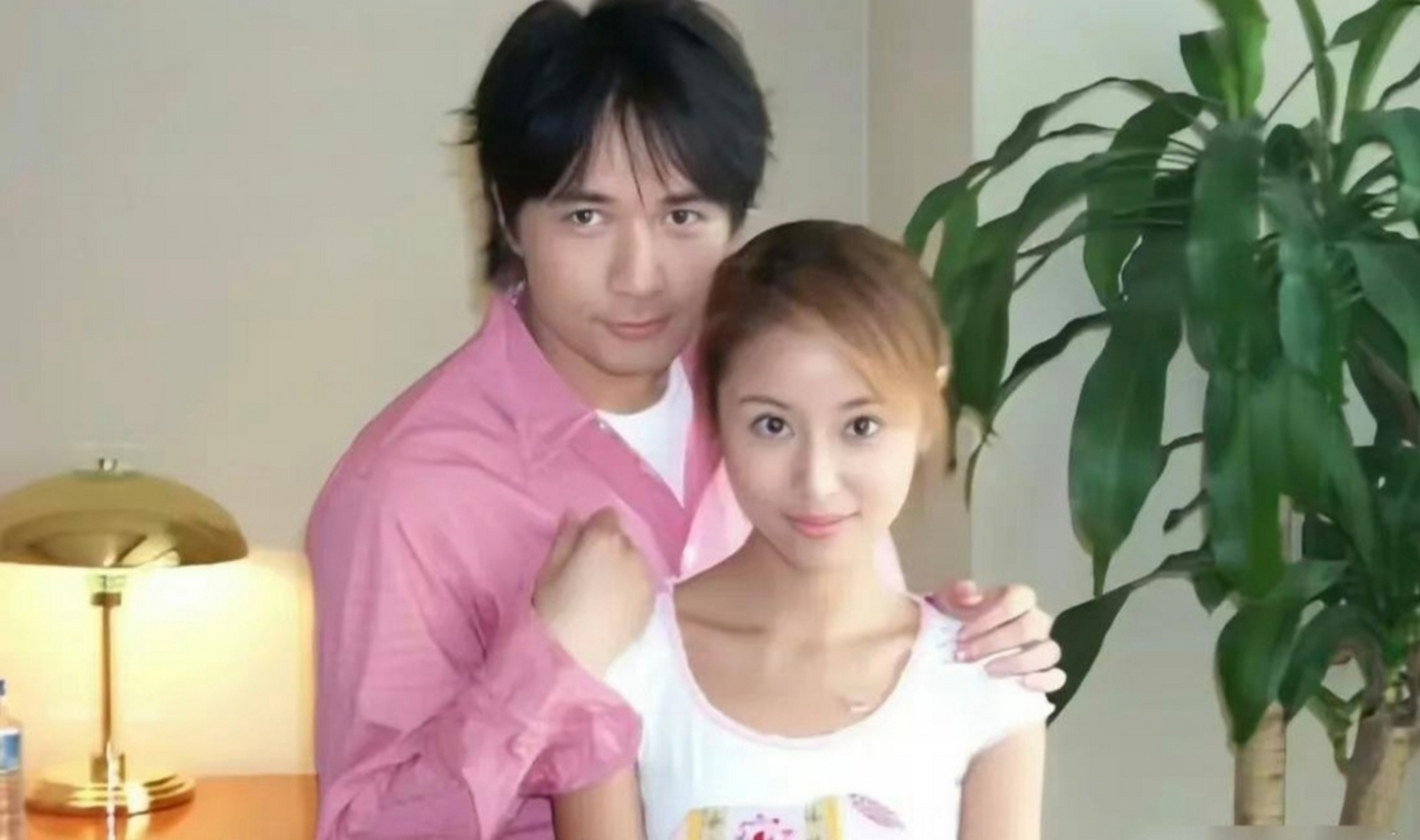 古巨基林心如年轻时的合照,无滤镜美颜,都是凭本身的美貌入琼瑶奶奶的