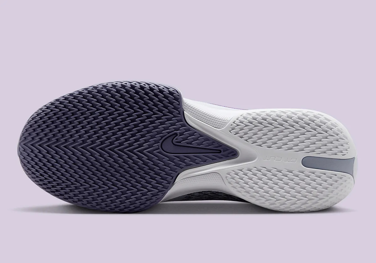 nike cosmic unity 系列以"忠于学校"的理念与女性保持一致