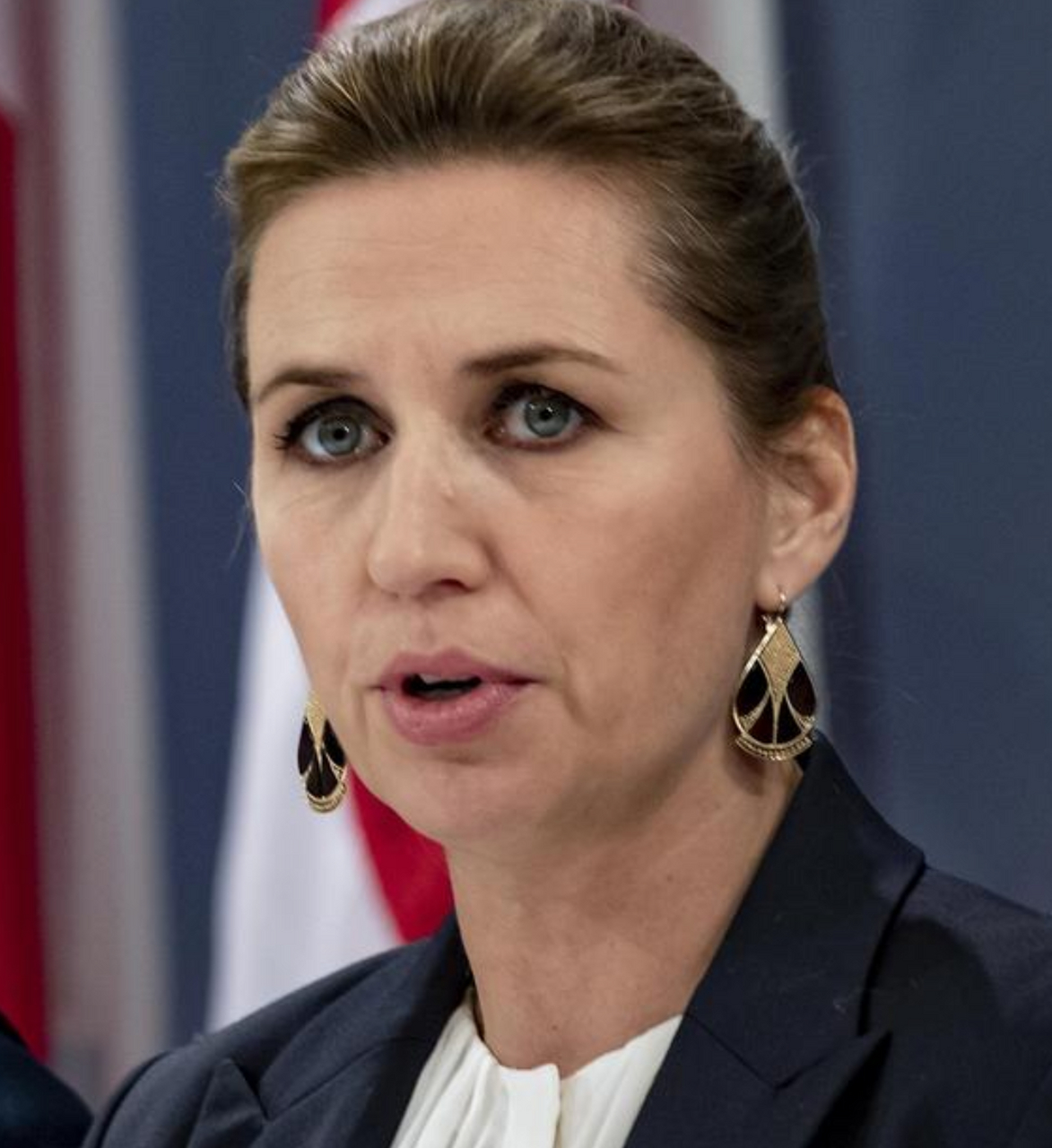 北欧小国丹麦的女首相毁家援乌: 向乌克兰提供61亿美元援助!