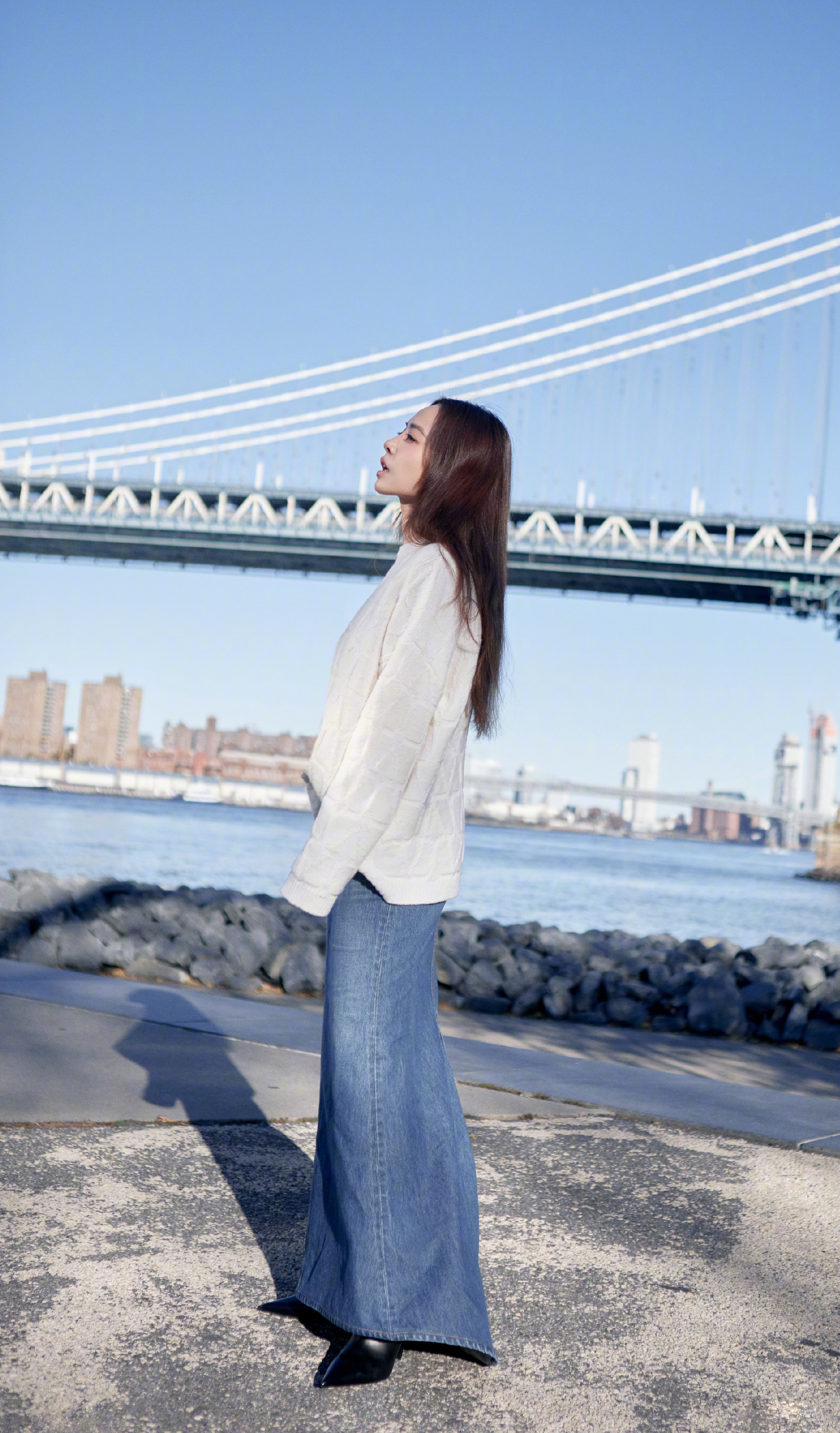 2月图文动态激励计划# 蔡依林晒一组美图,她穿了一件白色的圆领提花