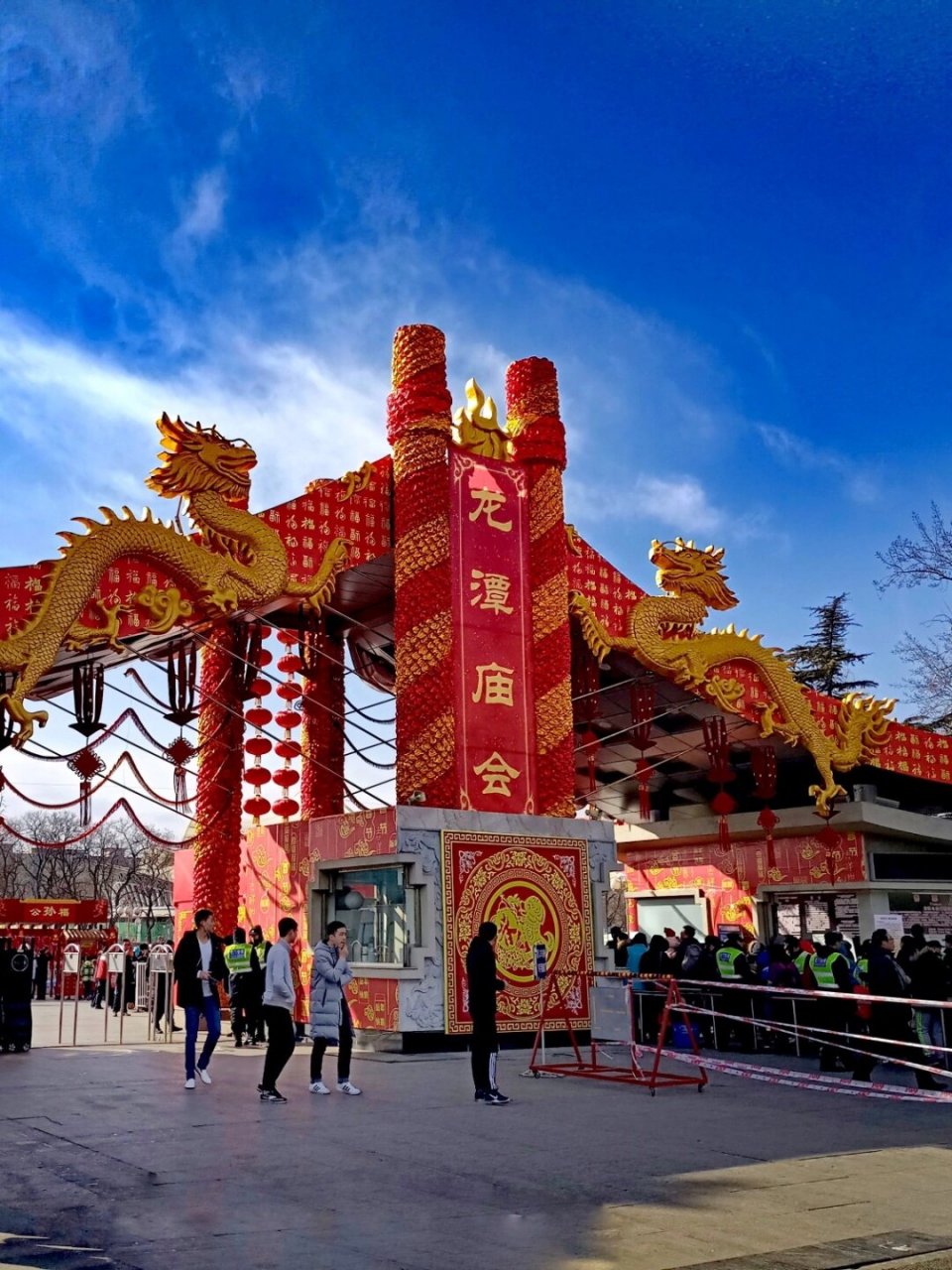 龙潭公园庙会 96  推荐理由:老北京最值得期待的庙会之一,非遗谐栽