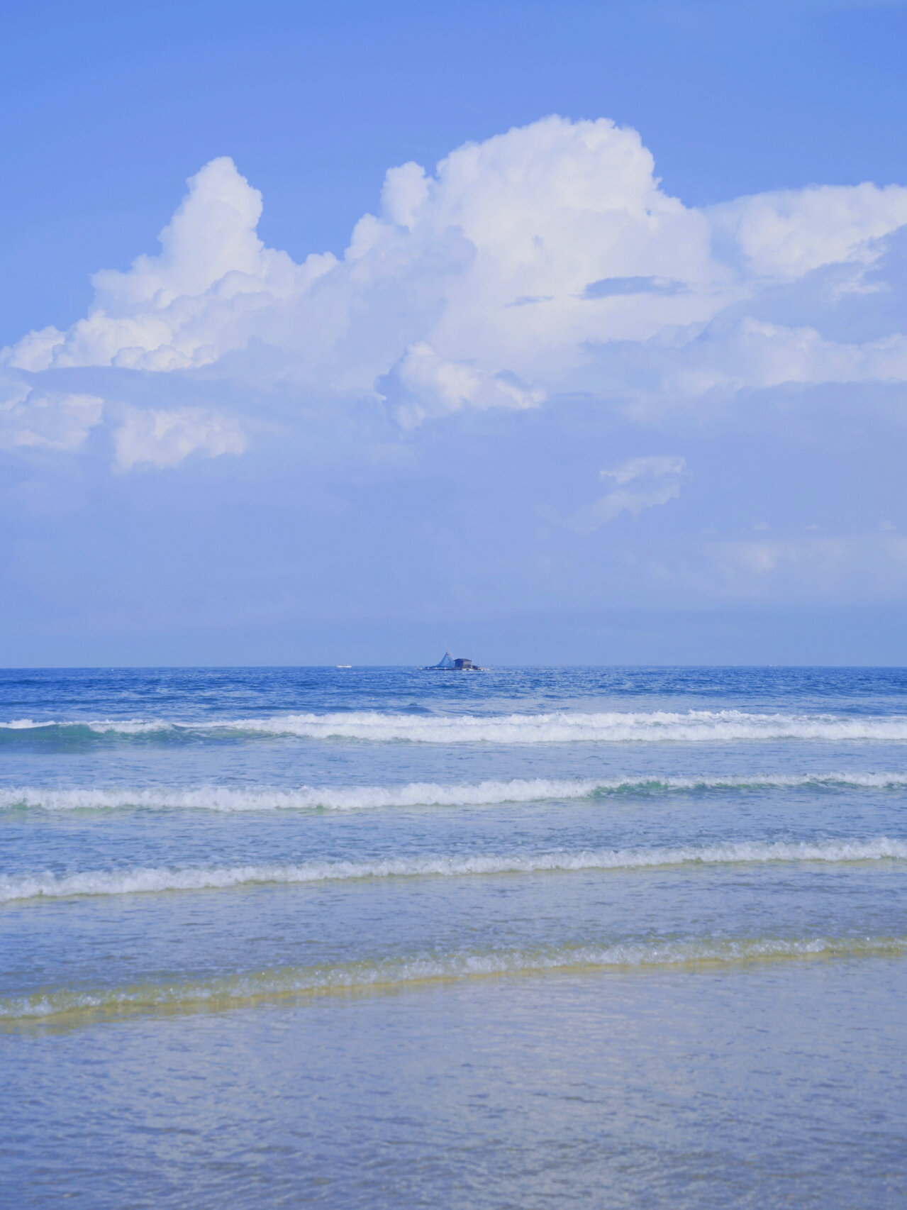 调色|属于夏天的云与海 日系温柔奶油蓝调  这个色调特别适合原图中