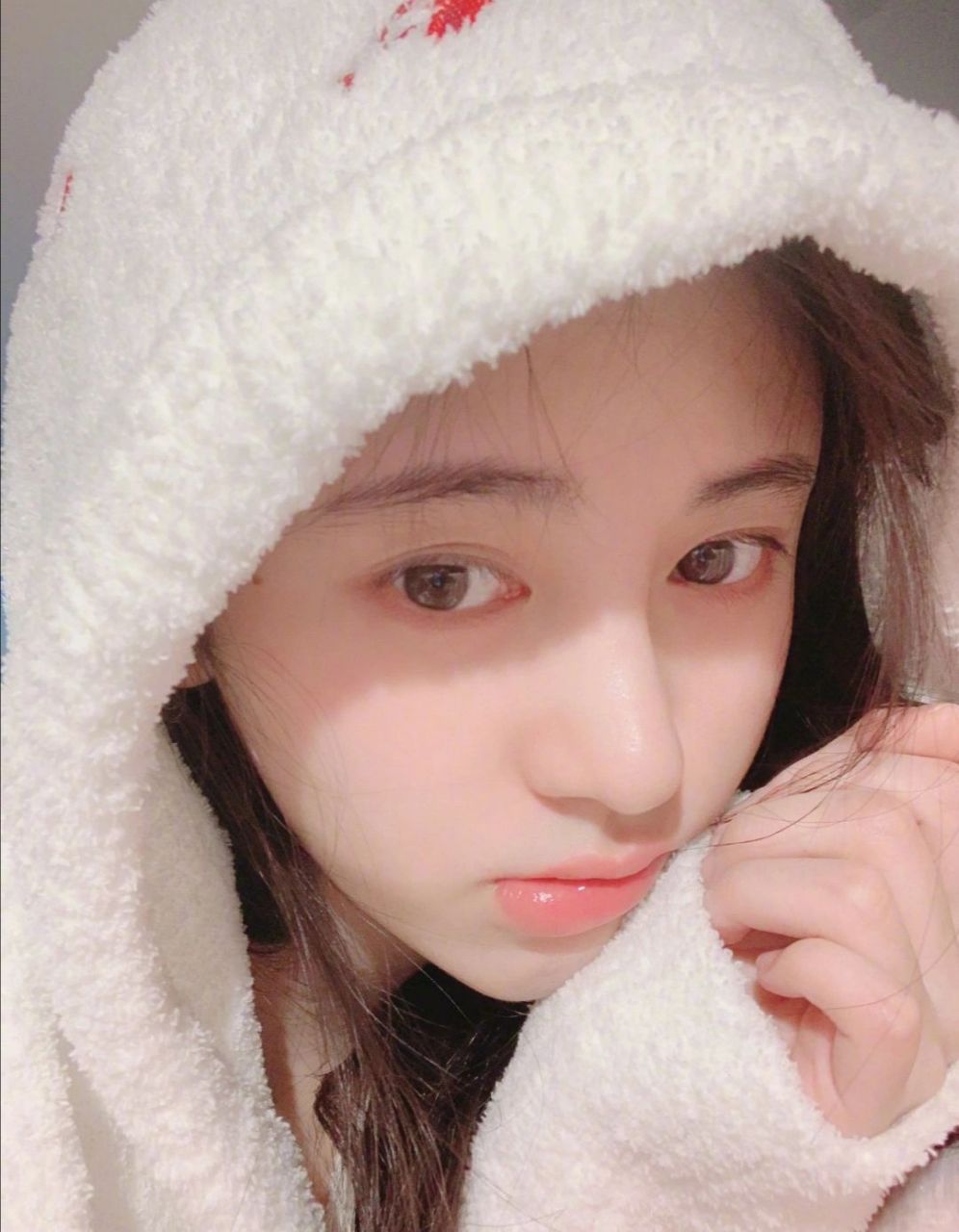 鞠婧祎微博时,我无意间发现了一组从今年直至她出道那年的珍贵素颜