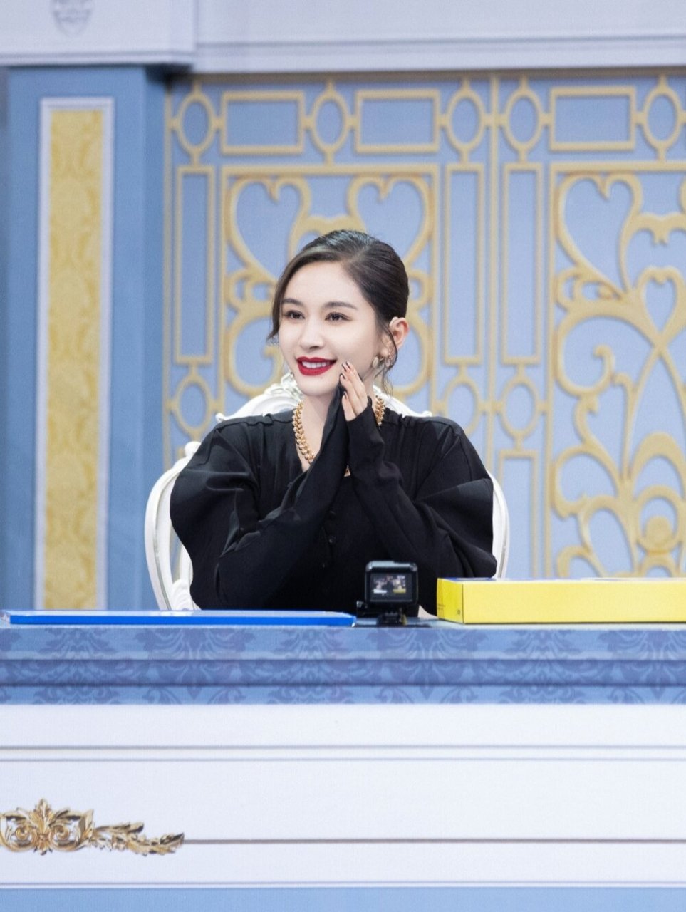 angelababy,王子文all black穿搭亮相王牌  我在电视上看到了《王牌对