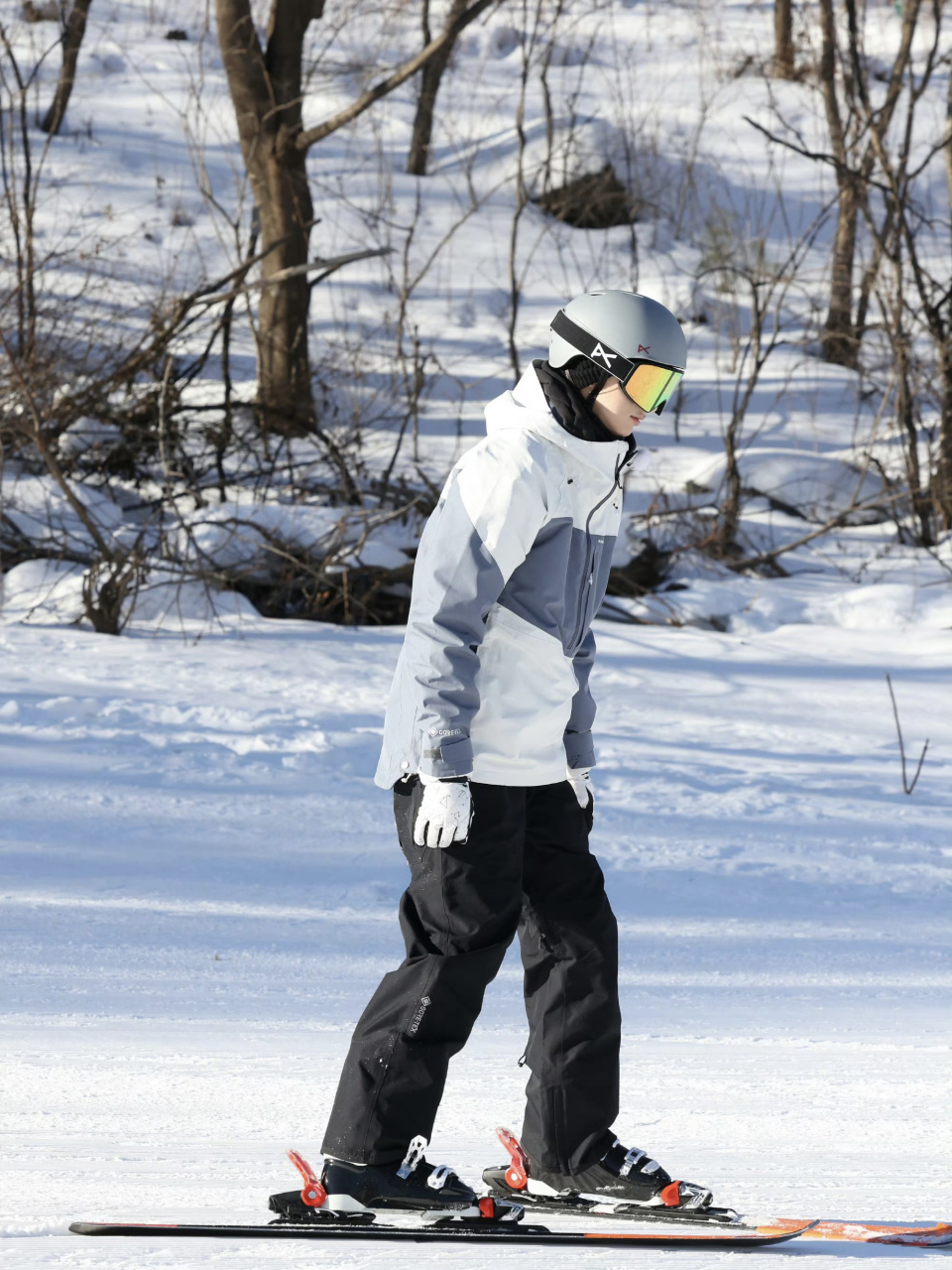 好喜欢看滑雪的林一啊  滑雪太上头了,当看见帅哥和滑雪并存,我爱死了