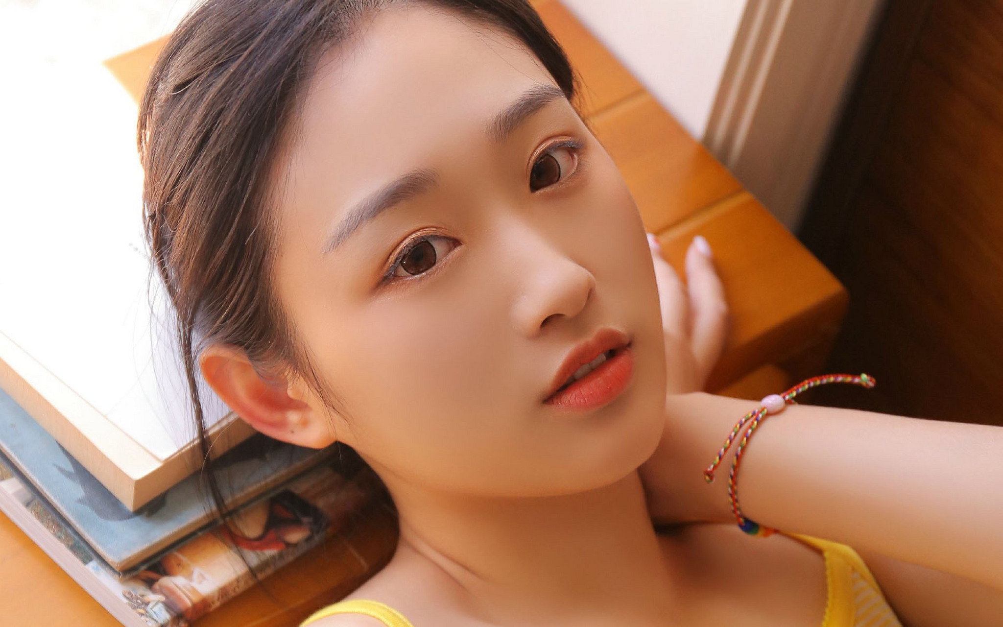 轻松拥有剔透白皙肌~  想要拥有剔透白皙的肌肤,除了注意日常护肤外