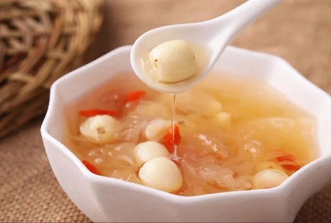 不可错过的养生好物——生莲子的正确打开方式!