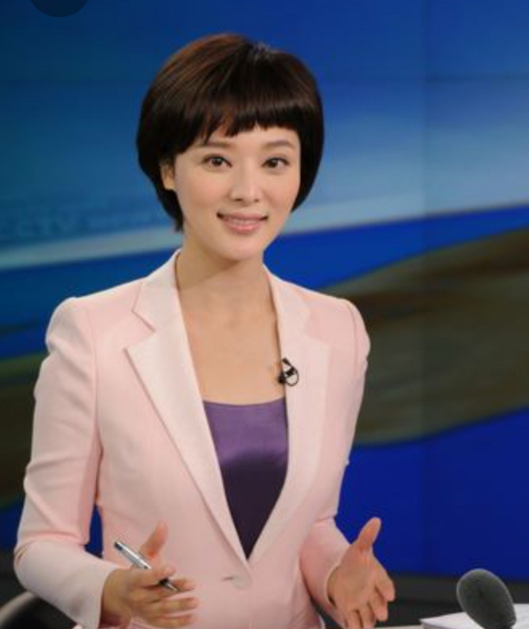 美女胡蝶主持人.