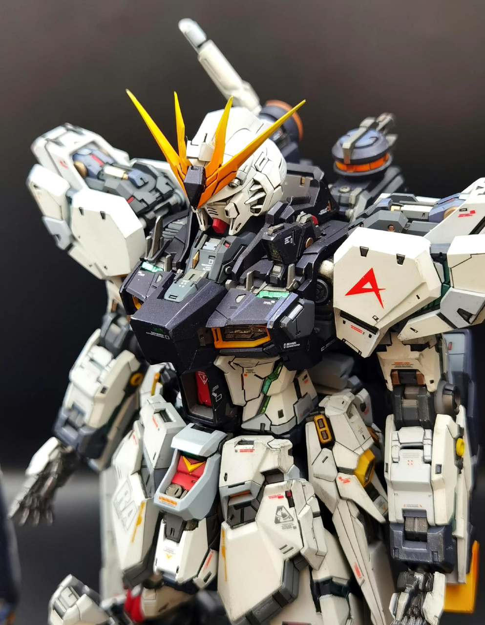 模型欣赏:机动战士高达 逆袭的夏亚 财喵喵 卡版牛高达,by lzlzlzp.