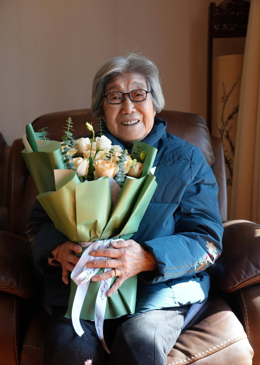 原子弹爆炸后,她驾机冲向"蘑菇云",你以为她不要命了吗?