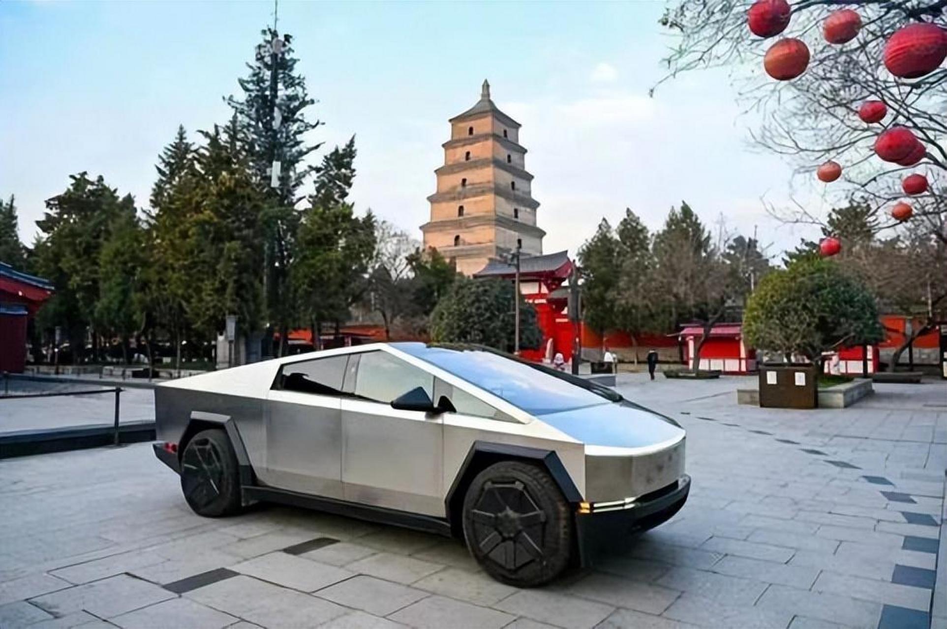 特斯拉赛博皮卡(cybertruck)采用超硬核材料和创新的冲压技术,拥有高