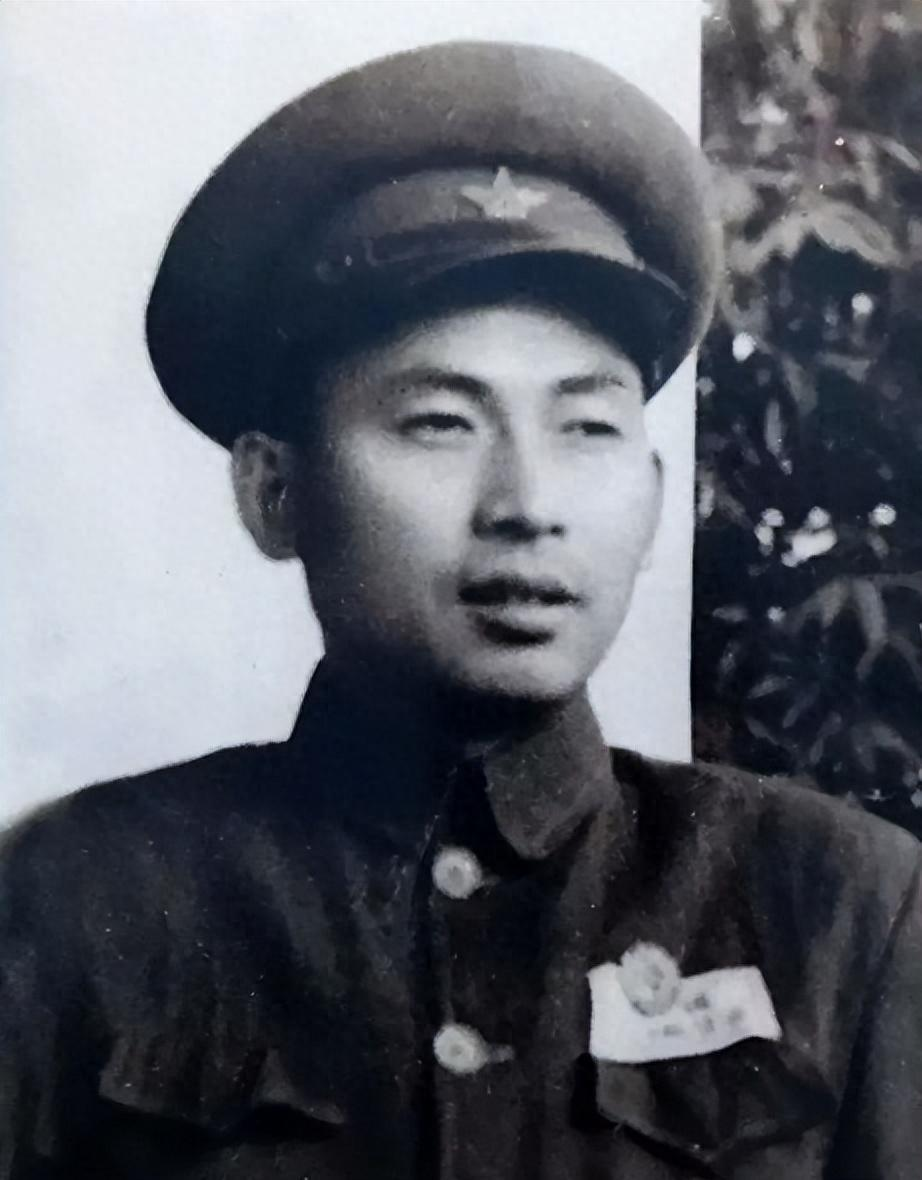 1944年开国将军李天佑见女友家长不料老丈人是熟人原来是你呀