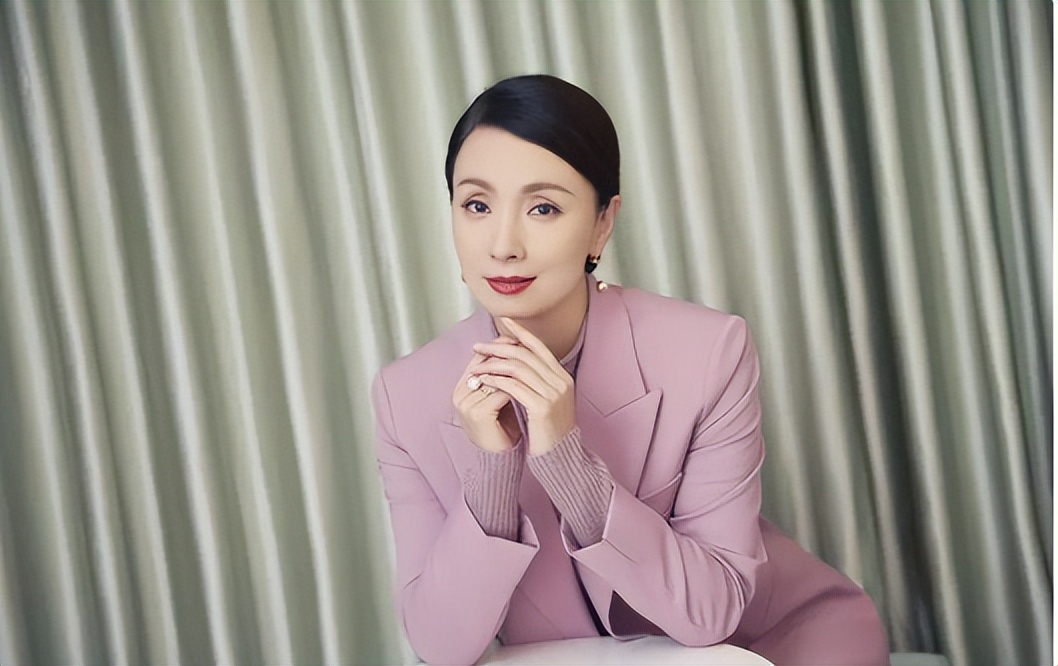 被徐峥伤害不分手,让闺蜜拖累不放弃,陶虹不是傻,她是真的聪明