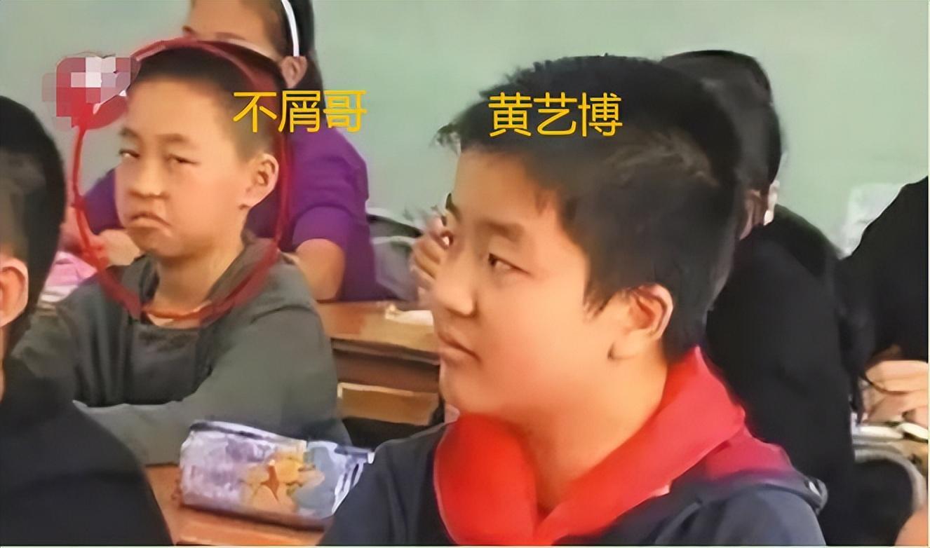 回顾肩挑五道杠因一脸官相照片走红的小学生后来怎样了