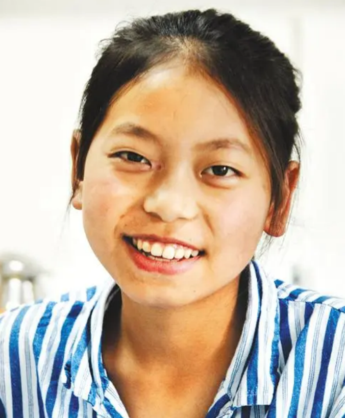 2008年,在汶川地震发生之前,何翠青还只是一个13岁的女初中生,就读于