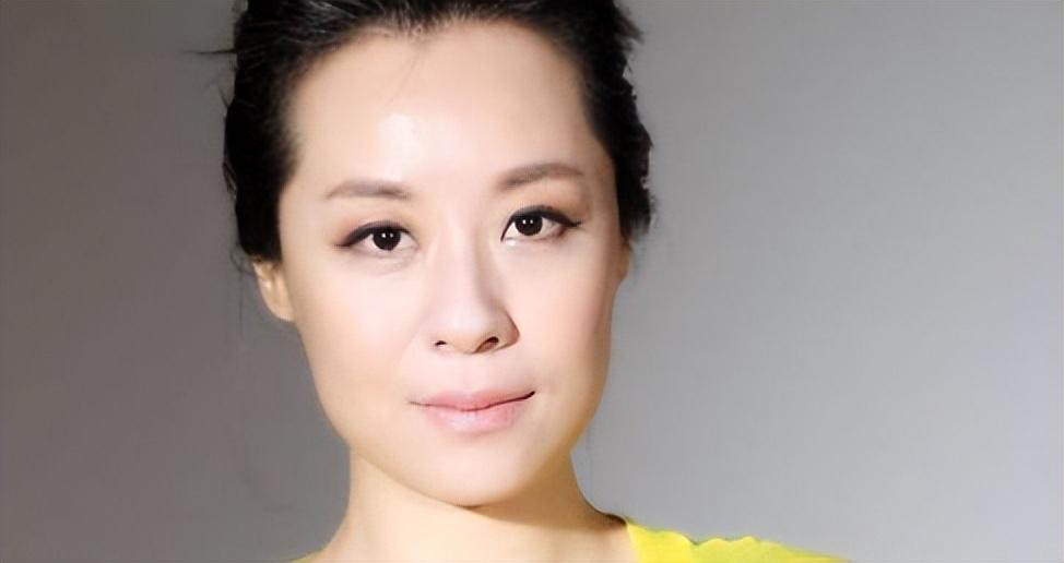 上世纪90年代初,张艺谋正在筹拍《秋菊打官司》.