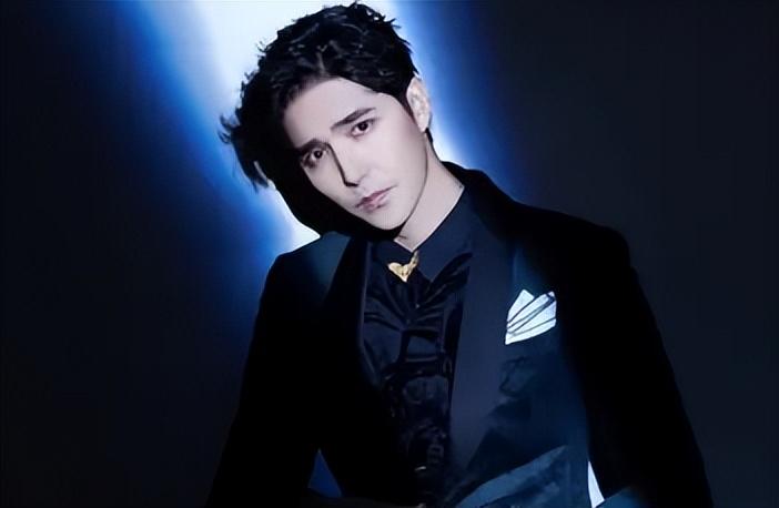 回顾音乐剧王子阿云嘎父母双亡长兄病故疑似恋情曝光