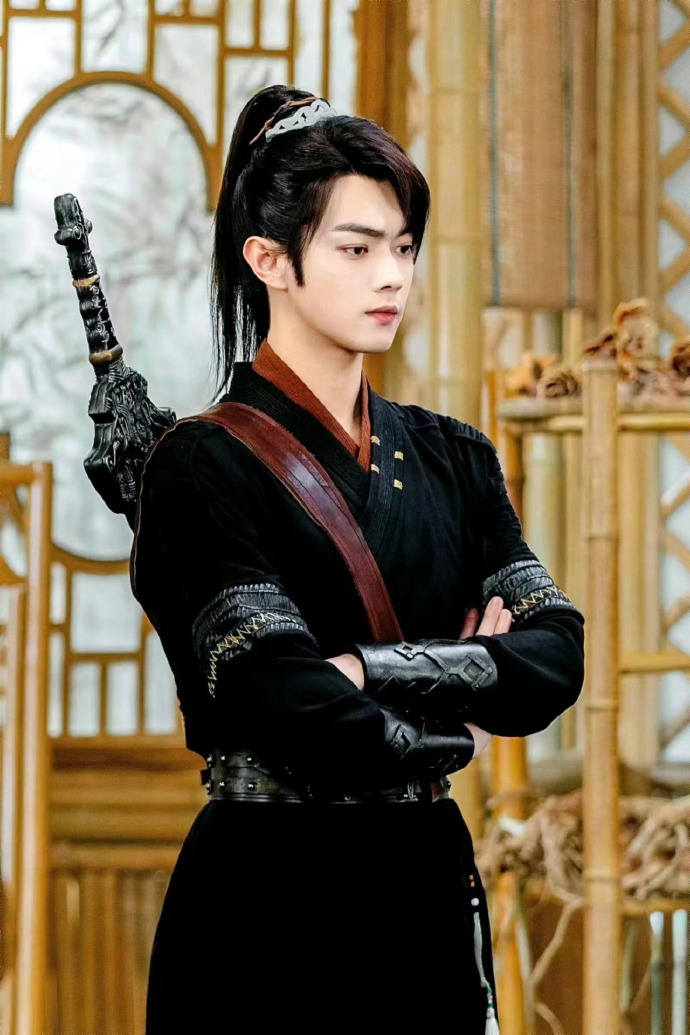 内娱知名95后顶流男星患az,许凯工作室迅速回应,警方全力调查