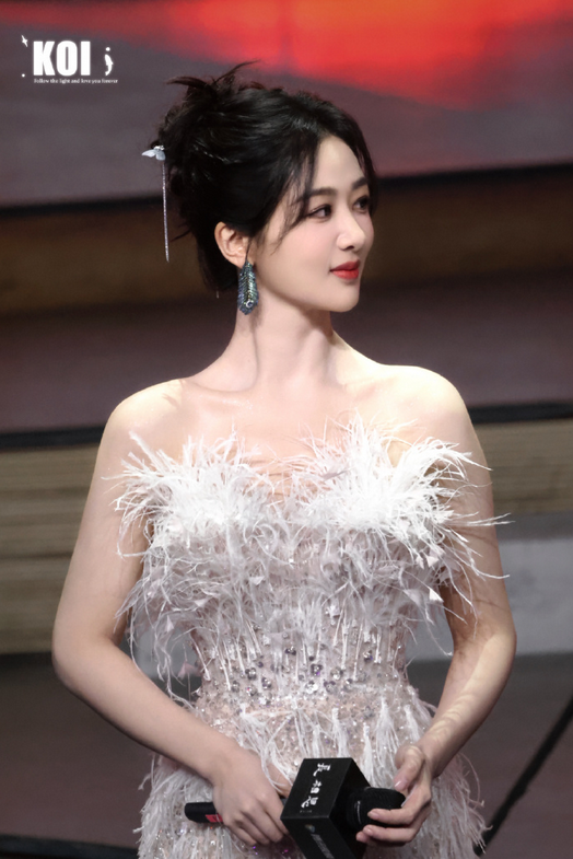 女明星瘦身如整容从杨紫到马思纯在女神和大妈间切换自如