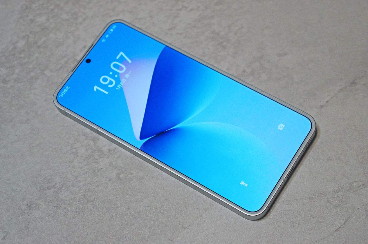 七彩斑斓迷人眼独爱那抹魅族白魅族21体验