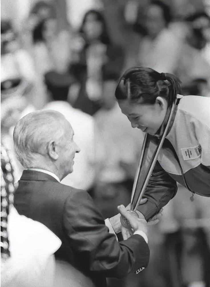 回顾王怡曾在赛前戏耍郎平叛逃美国最后的结局如何