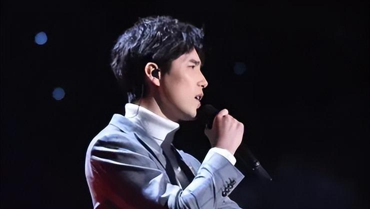 回顾音乐剧王子阿云嘎父母双亡长兄病故疑似恋情曝光