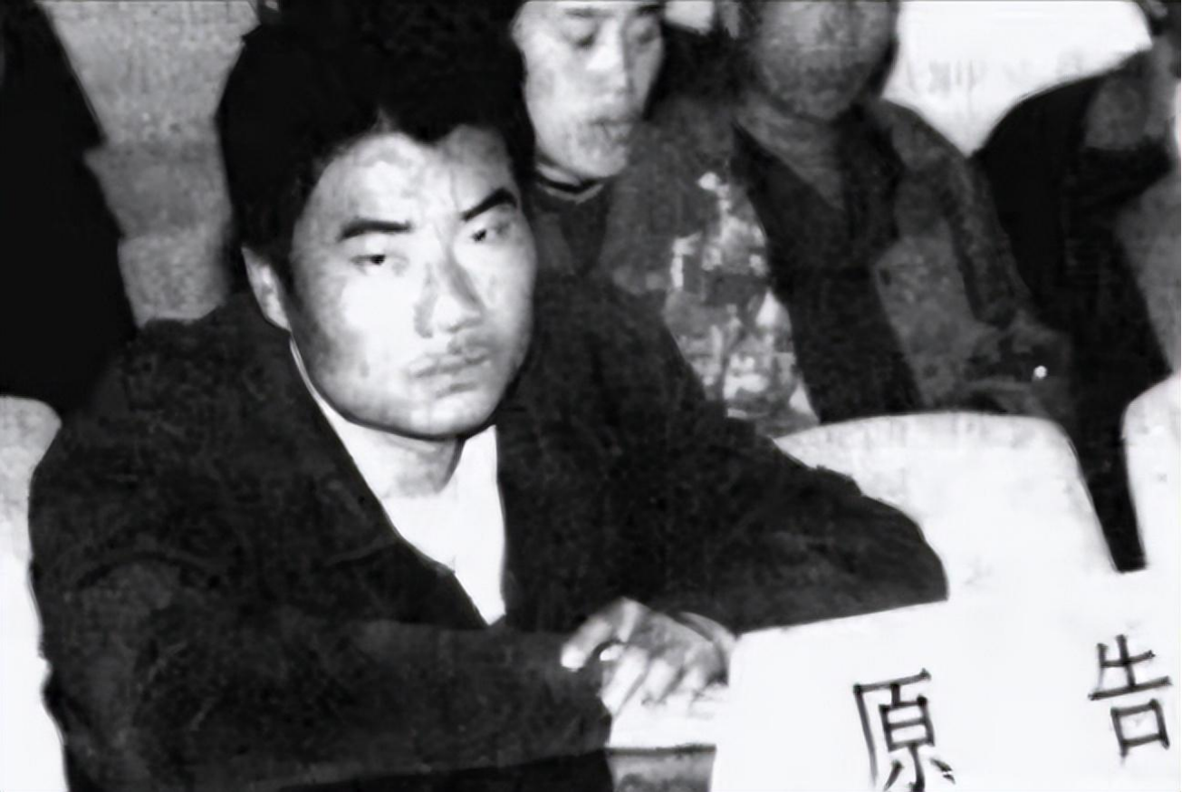 1999年江苏小伙勇救落水女拒绝酬谢一年后状告被救女索赔26万