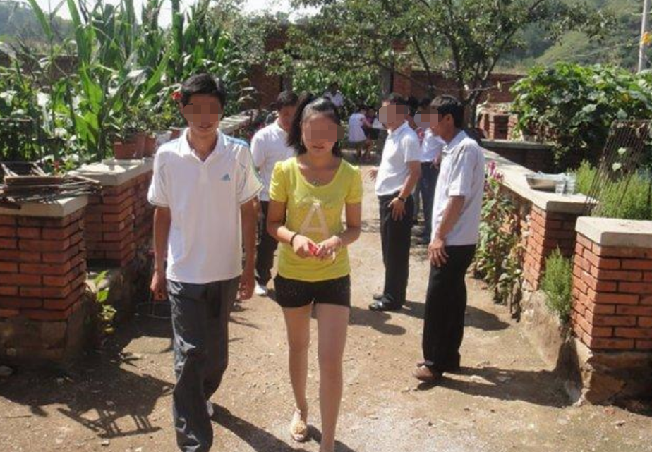 在外面见过世面的王强,找对象并不想找一个性格外向的老婆,而是想要找