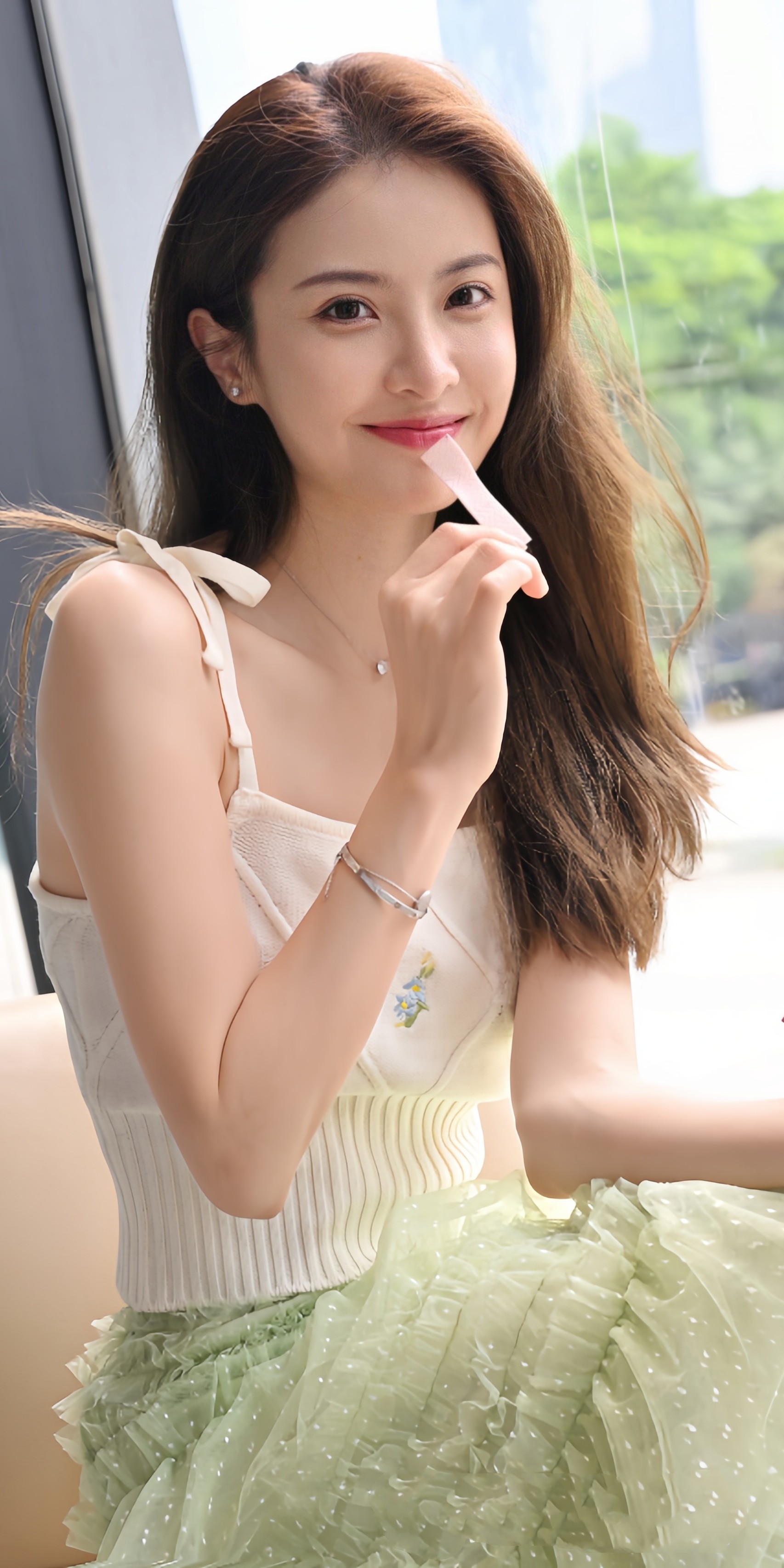 赖雨濛手机壁纸精选:好甜美的小姐姐 #赖雨濛