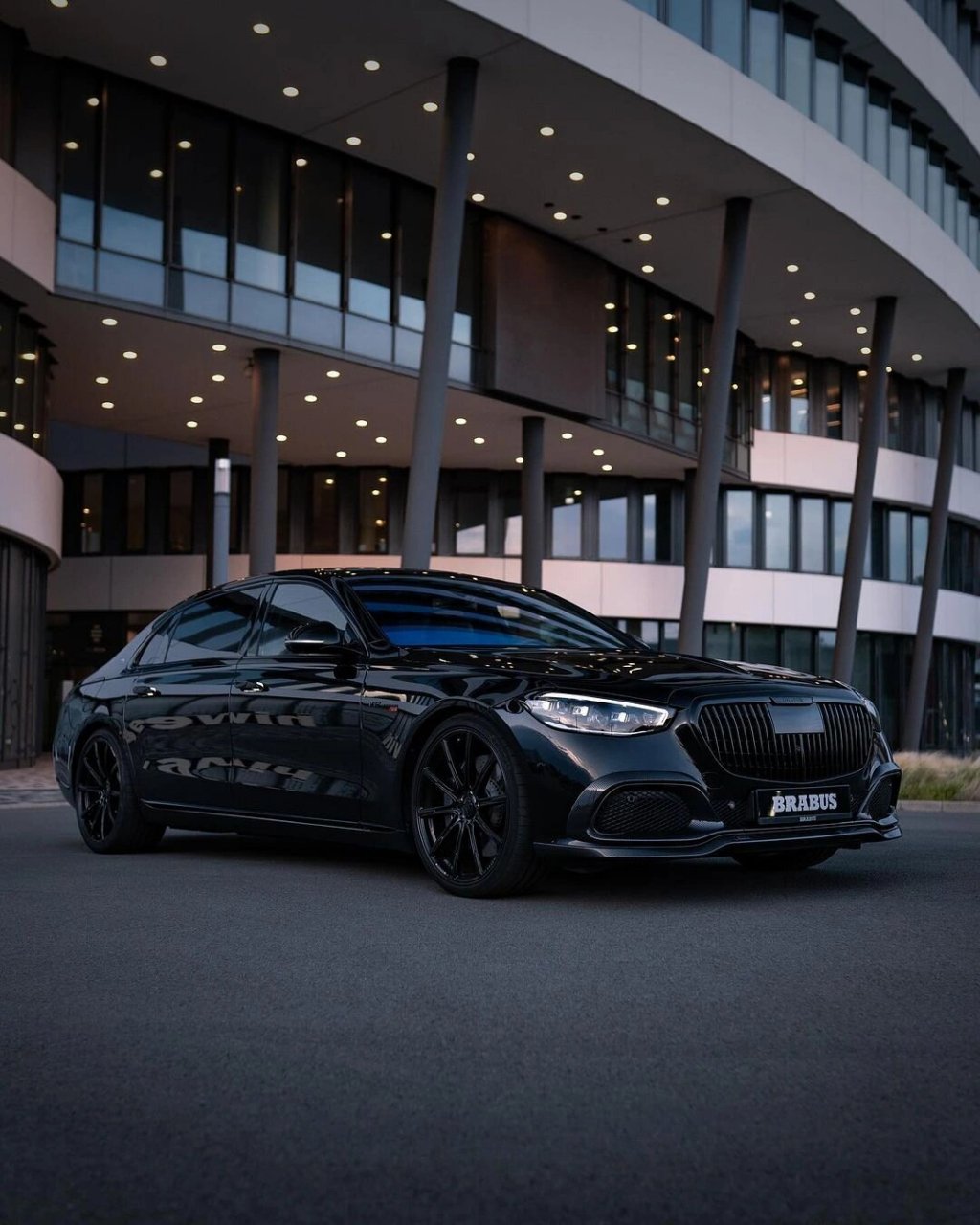 气场太强大了巴博斯s级迈巴赫 黑武士  94 当巴博斯遇上迈巴赫s级