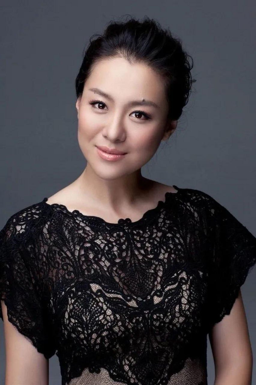 2008年,沈傲君拿出200万,兴高采烈地对聂远说:"我们结婚吧,这200万已