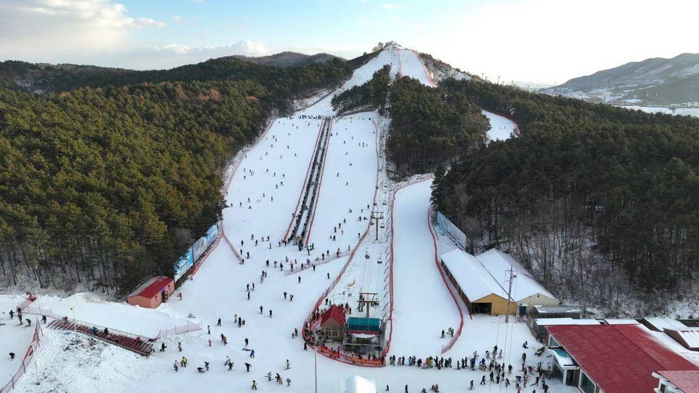 平东社滑雪场图片