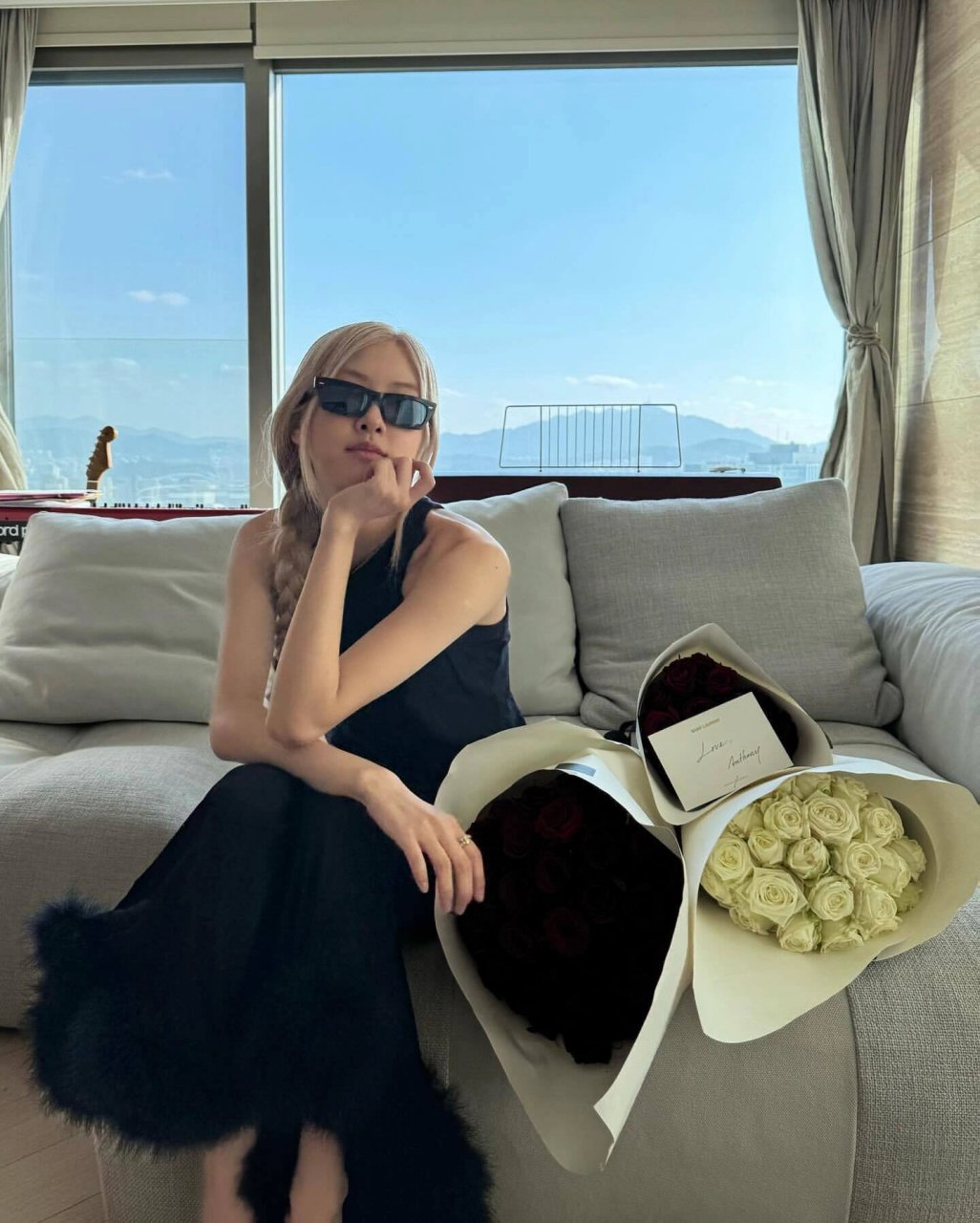 rose谁懂朴总戴眼镜的魅力  我被朴总戴眼镜的样子深深吸引了.