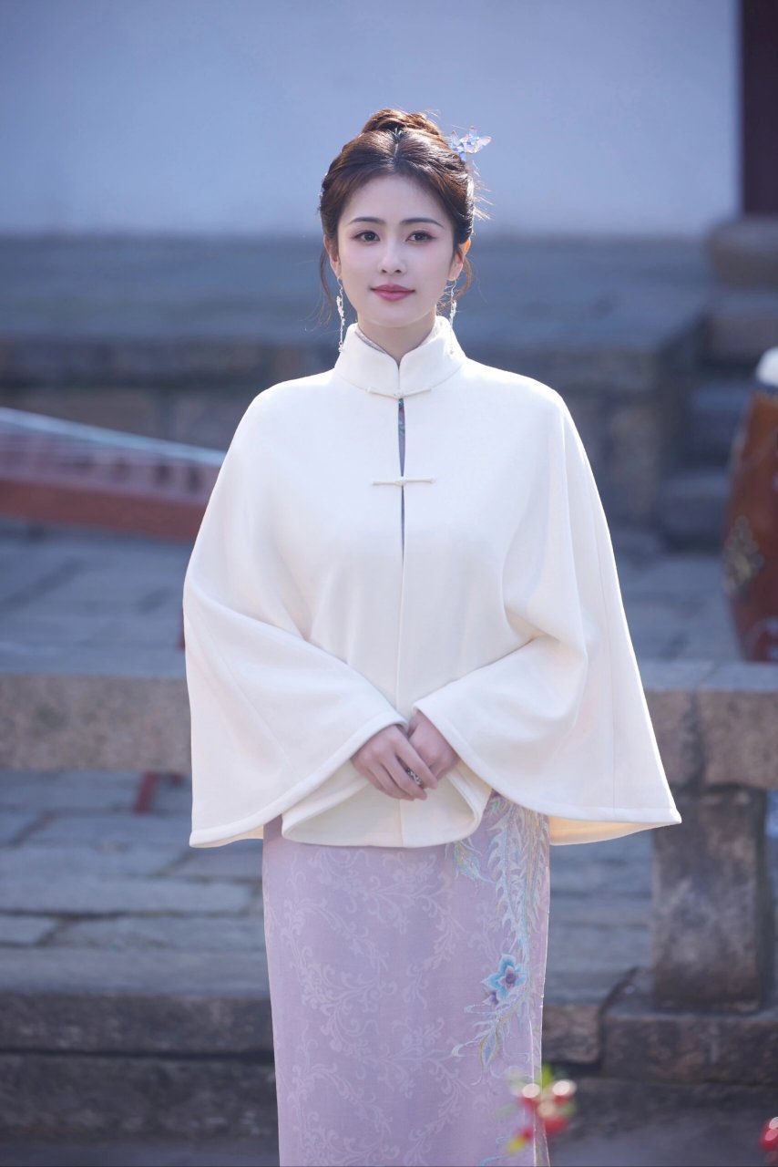 白鹿国风旗袍穿搭94温婉端庄的东方美人  我是一位忠实的粉丝,一直