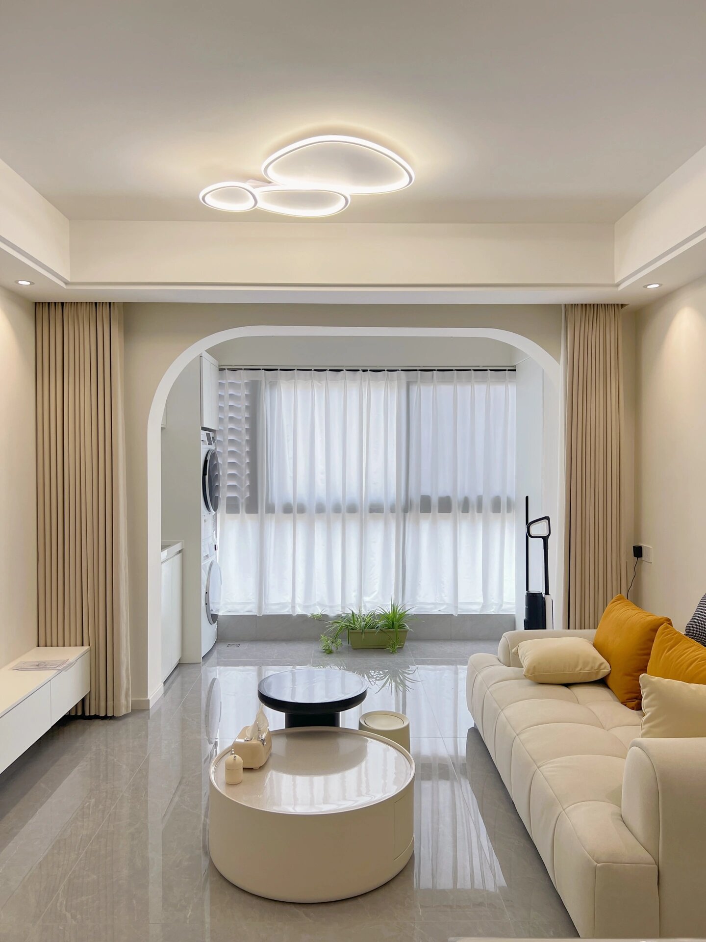 关于我家 建面70,套内62,全屋通刷杏子灰乳胶漆 客厅卧室通铺750*1500