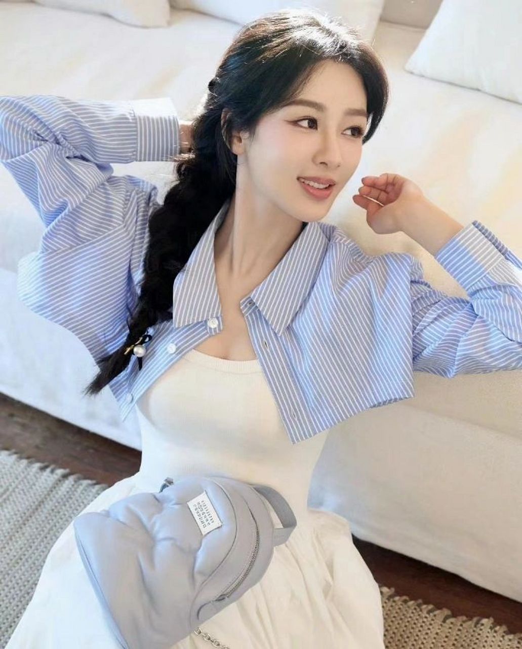 今天我手握一份神秘宝藏,那就是杨紫的一组令人惊艳的无水印神图.