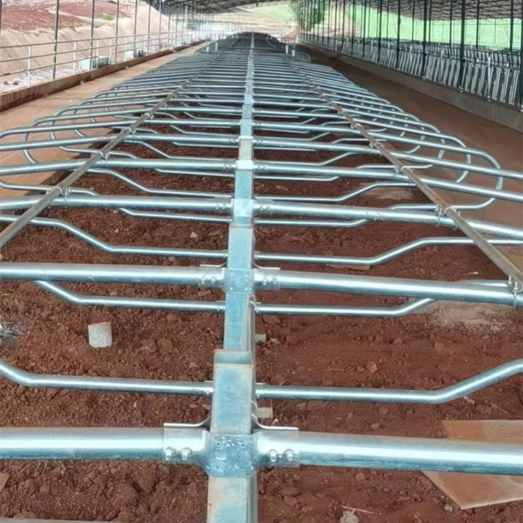 牛卧床的组成及安装