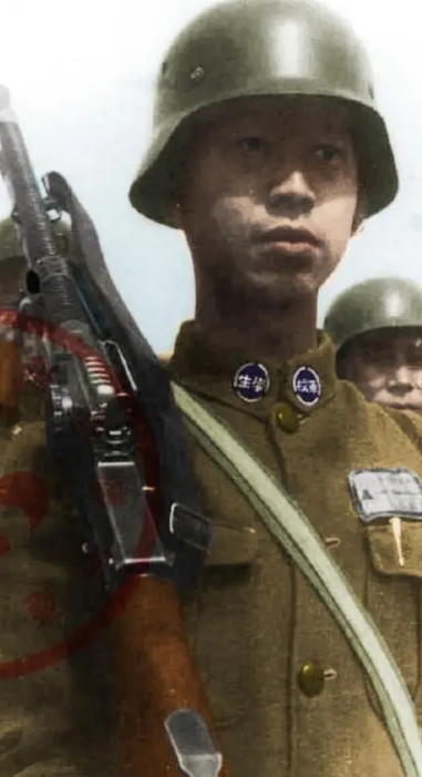 黄埔1期生马励武钻营22年才当上了军长1年就葬送了榜样部队