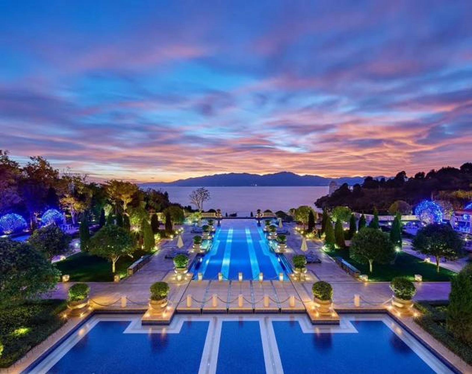 抚仙湖希尔顿酒店位于云南省玉溪市澄江县,环抱于青山绿岭与抚仙湖