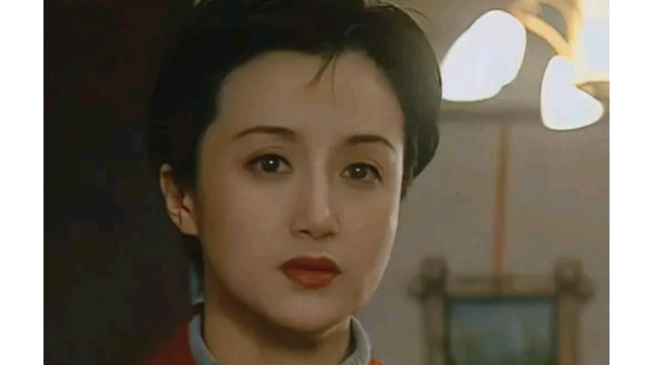 那是1989年,28岁的女演员杨昆出演了电视剧《十六岁的花季》中班主任