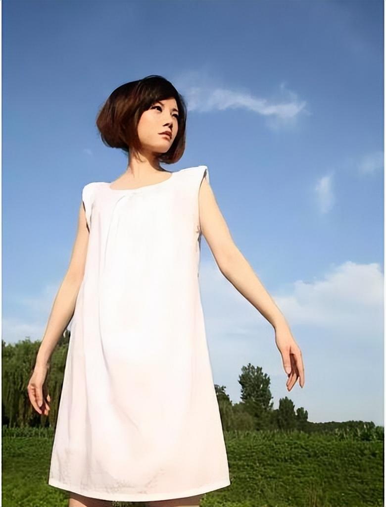 张国立御用女歌手戴娆,半辈子的曲折,后来遇见带给她幸福的丈夫