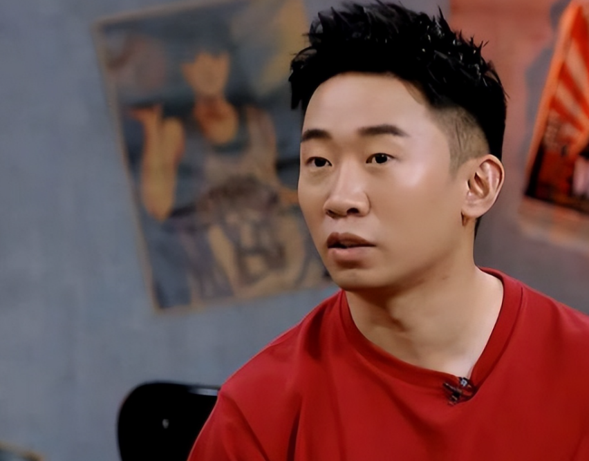 搞笑男杨迪摇身一变成为帅哥网友直呼诈骗纷纷要去要报警