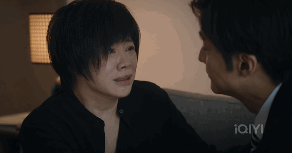 前一秒楚志娟还在哭诉孤独,下一秒就拉着秦峰陷入唇枪舌战.